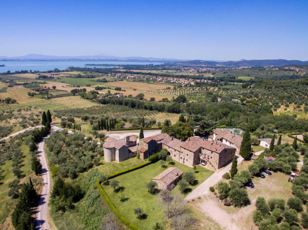 Relais Borgo Torale Hotel Passignano sul Trasimeno Bagian luar foto