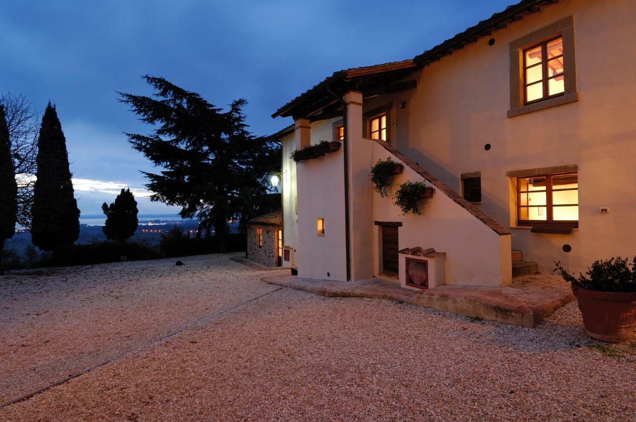 Relais Borgo Torale Hotel Passignano sul Trasimeno Bagian luar foto