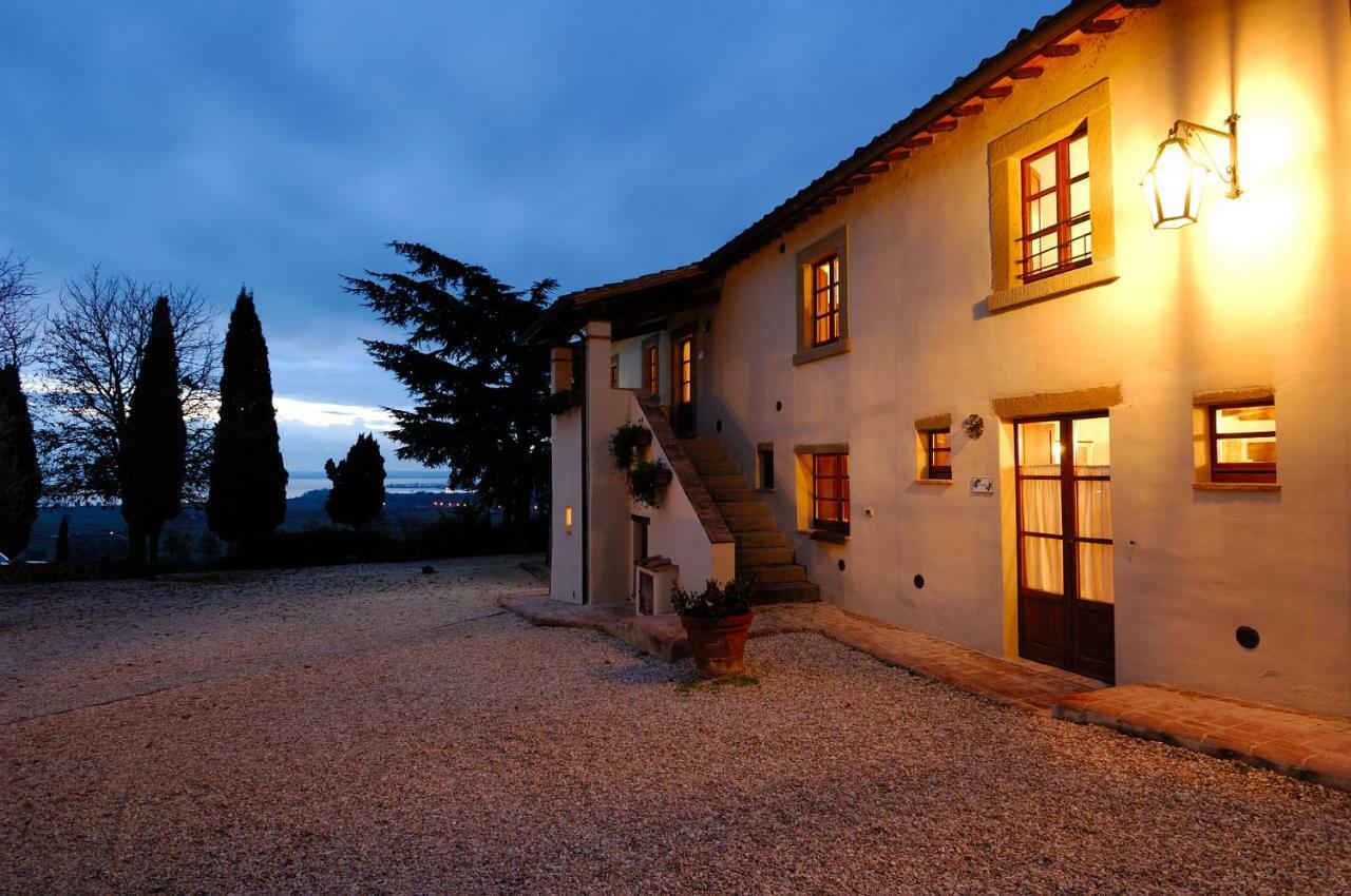 Relais Borgo Torale Hotel Passignano sul Trasimeno Bagian luar foto