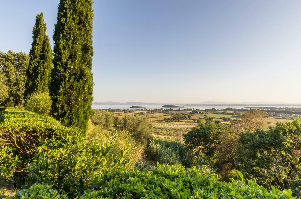 Relais Borgo Torale Hotel Passignano sul Trasimeno Bagian luar foto