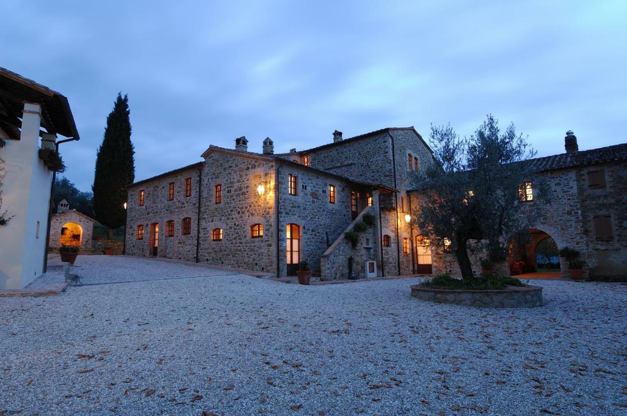 Relais Borgo Torale Hotel Passignano sul Trasimeno Bagian luar foto