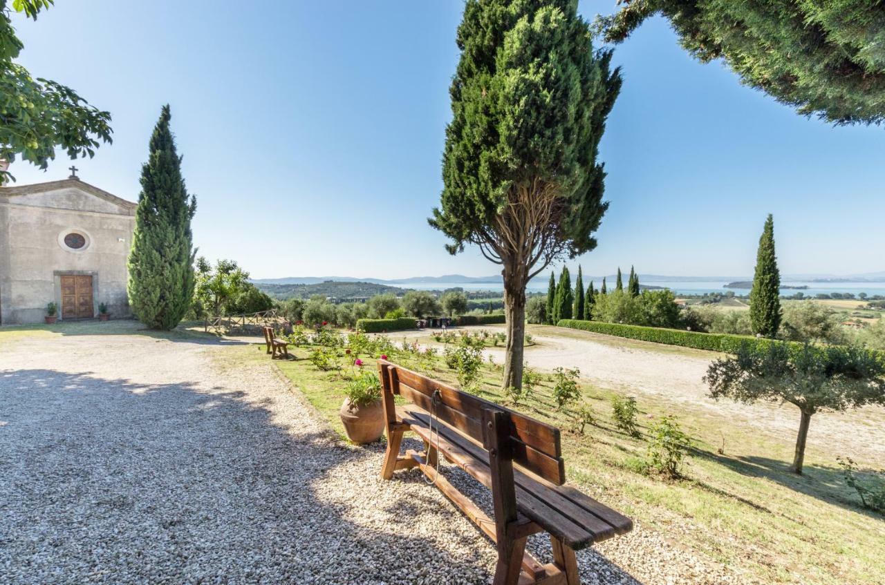 Relais Borgo Torale Hotel Passignano sul Trasimeno Bagian luar foto