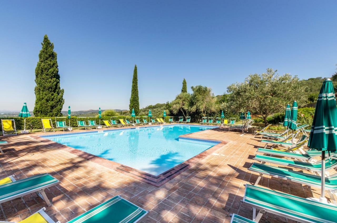 Relais Borgo Torale Hotel Passignano sul Trasimeno Bagian luar foto