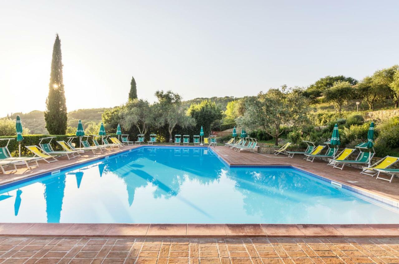 Relais Borgo Torale Hotel Passignano sul Trasimeno Bagian luar foto