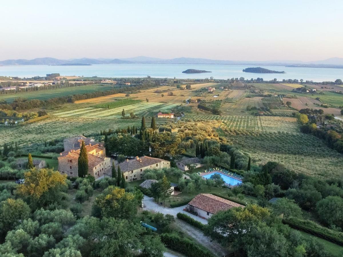 Relais Borgo Torale Hotel Passignano sul Trasimeno Bagian luar foto
