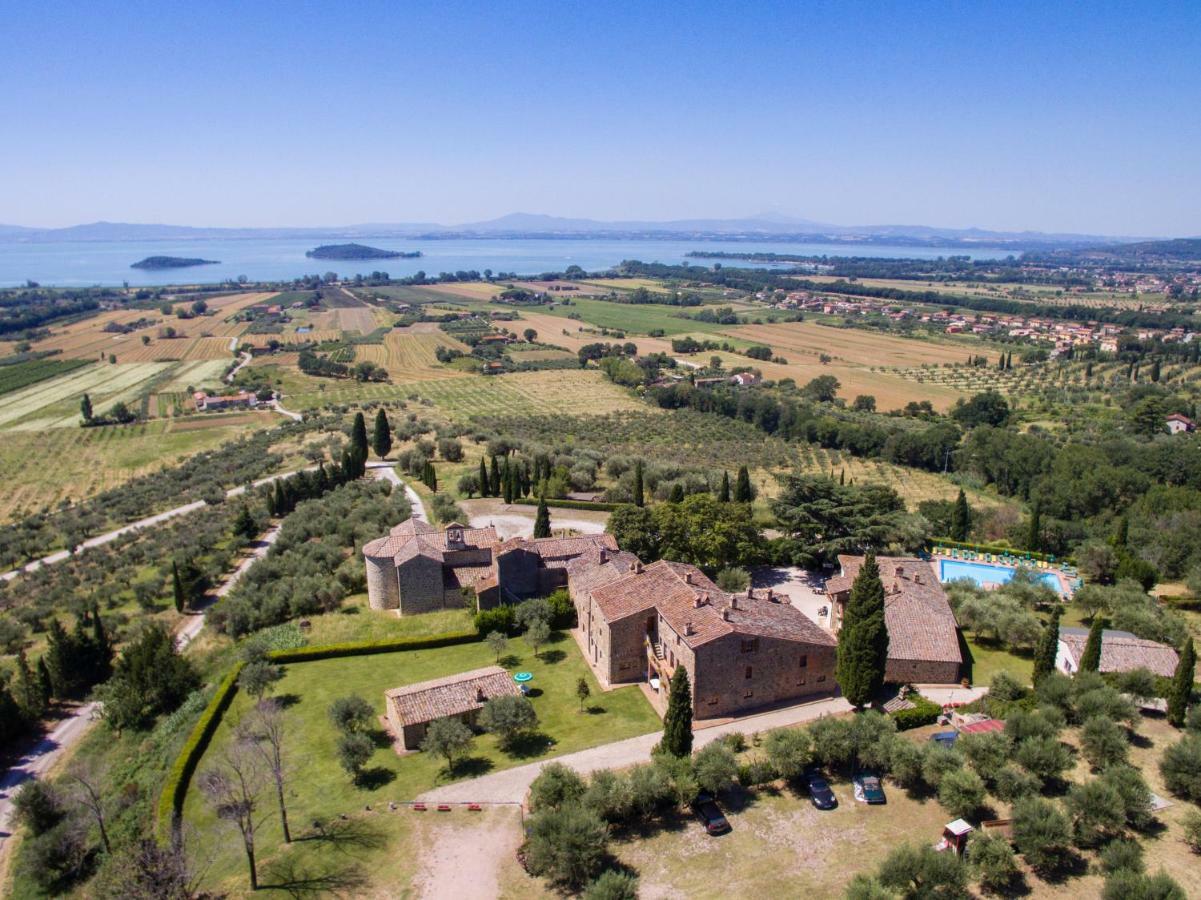 Relais Borgo Torale Hotel Passignano sul Trasimeno Bagian luar foto