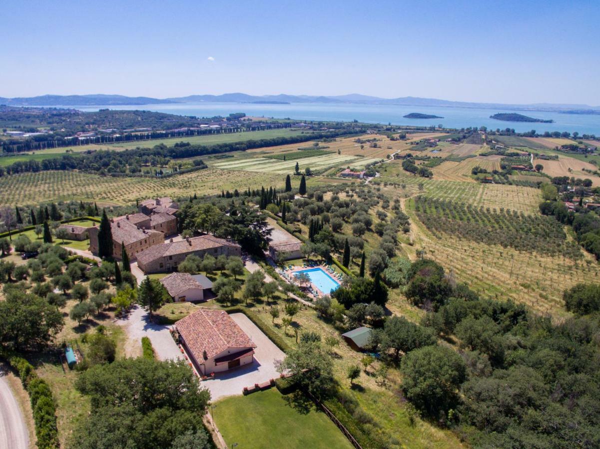 Relais Borgo Torale Hotel Passignano sul Trasimeno Bagian luar foto