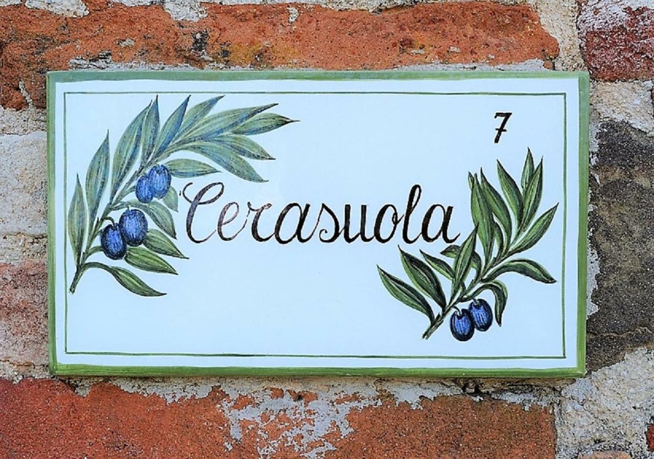 Relais Borgo Torale Hotel Passignano sul Trasimeno Ruang foto