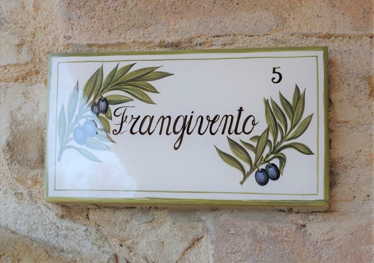 Relais Borgo Torale Hotel Passignano sul Trasimeno Ruang foto